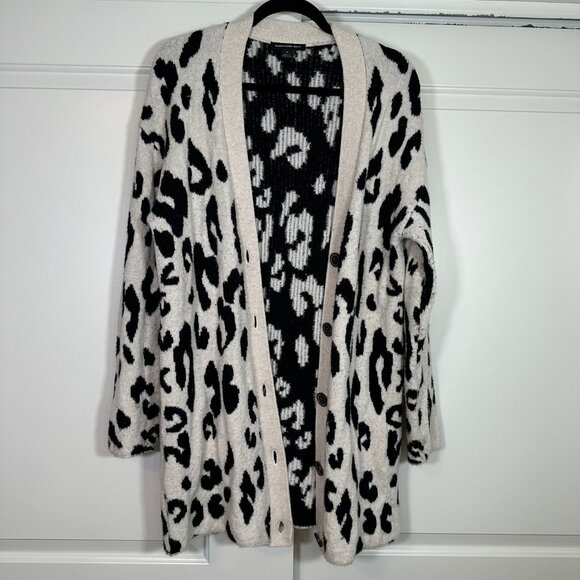 Leopard Print Long Line V-Neck Button Front Cardigan by Something Navy - M - Picture 11 of 12